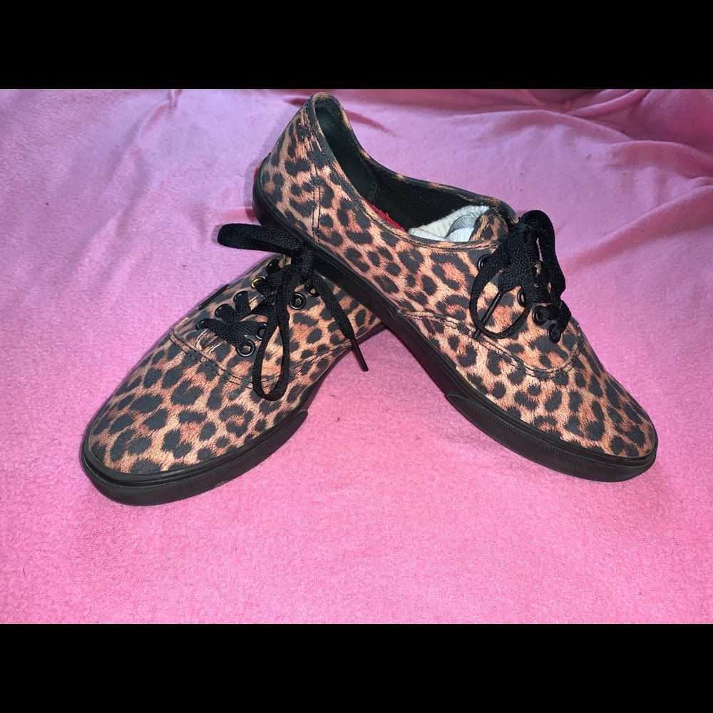 Amazing Low Top Cheetah Print Vans